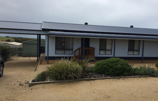 Ardrossan House | Moon Chateau at Tiddy Widdy Beach