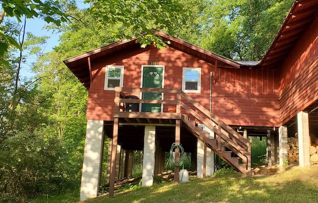 Capon Bridge Cabin | Poe Cottage at Buffalo Gap