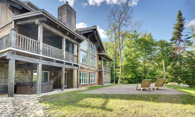 Val-des-Lacs Villa | Chalet Azure Waterfront