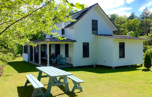 Post Mills Cabin | Lake Fairlee Delight, ‘Snug Harbor’ Summer Cottage