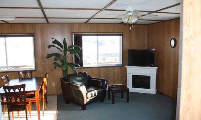 Gronlid Cabin | Outerbanks Riverside cabins
