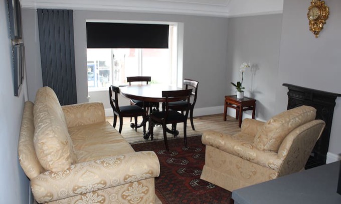 Colwyn Bay Apartment | No 26 Colwyn Avenue, Rhos-on-Sea LL28 4RB