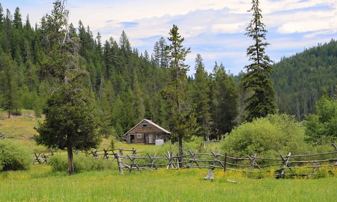 Frenchtown House | Off-Grid Montana Cabin