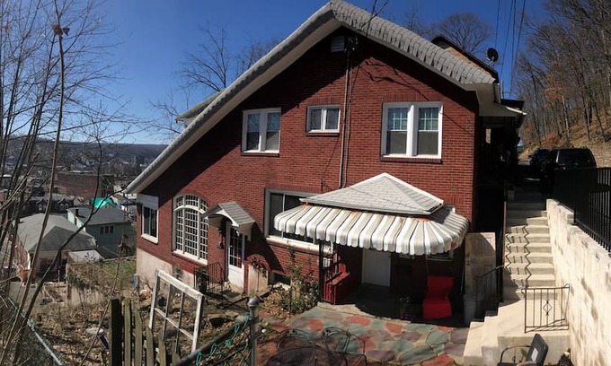 Ranshaw Apartment | Shamokin Chalet, quaint, welcoming, just enough!