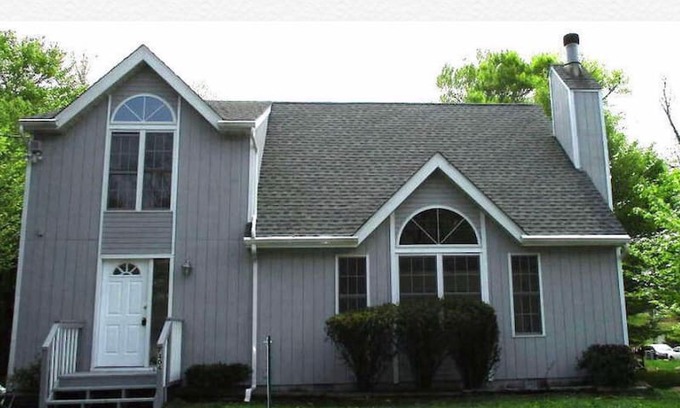 Tobyhanna House | The Gray House at the Poconos