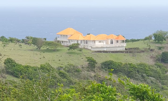 Ashtown House | Oasis on the Hill... Union Island