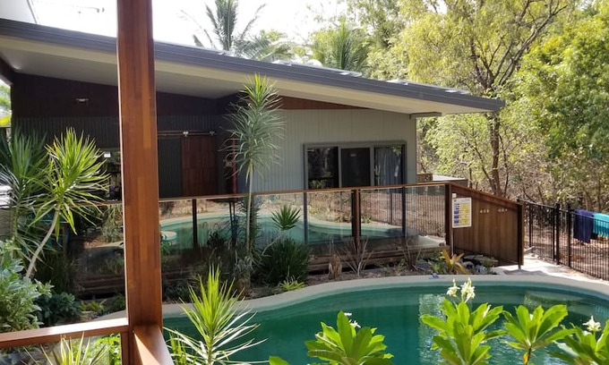 Horseshoe Bay House | Windspray on Magnetic Island Bedroom 2