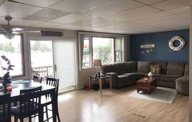 Koontz Lake House | Cozy Koontz lake House right on the water