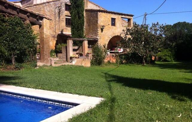 Cruilles House | Casita rústica en el Empordà