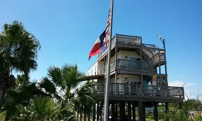 Dickinson House | Captains Quarters San Leon Texas
