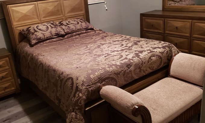 Valley Oak House | Perfect place 4 Nurses, Residents, or Students 5.2