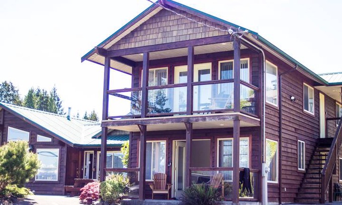 Tofino House | Dockside Lodge: The Zen Den