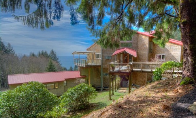Nehalem House | Sea, Sit, Stay! Mtn Paradise Above Manzanita, OR.