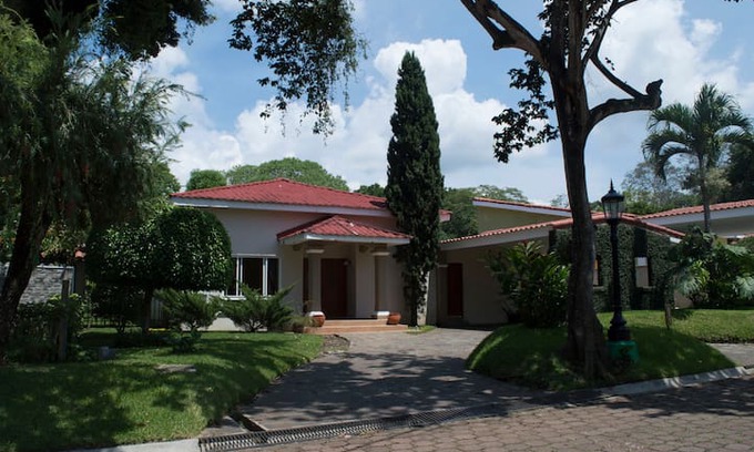 Santa Ana House | Luna Maya