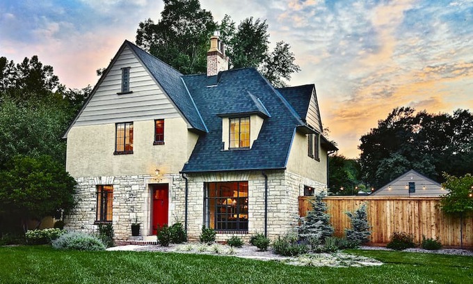 Manhattan Cabin | Sunset Cottage Guest House