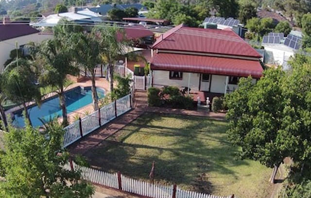 Rutherglen House | "Gum Tree Cottage" B&B in the heart of Rutherglen.