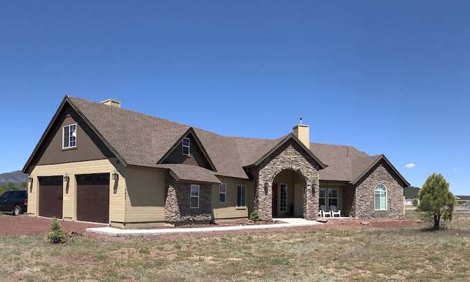 Williams House | Tannenbaum 10 acres Near Bearizona/Grand Canyon