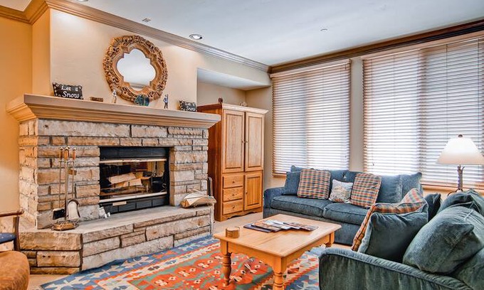 Highlands Townhomes Apartment | Highlands Slopeside 208