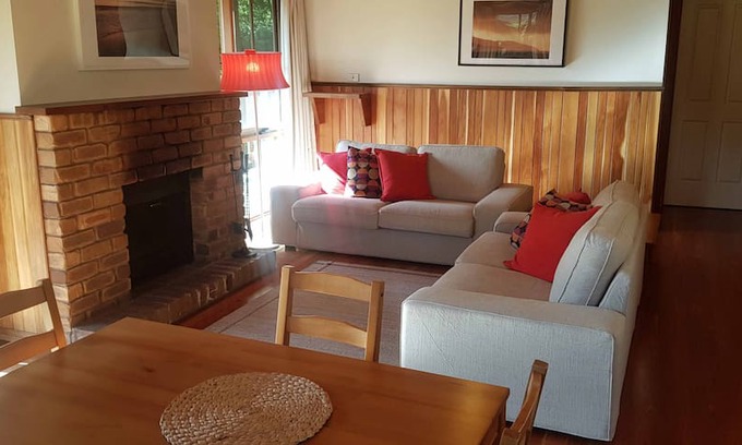 Apollo Bay Cabin | Tall Trees Retreat, Manna Gum Cottage