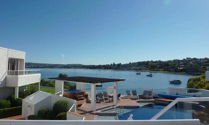 Taupo Apartment | Taupo Central - Lake Edge Resort Apartment 4