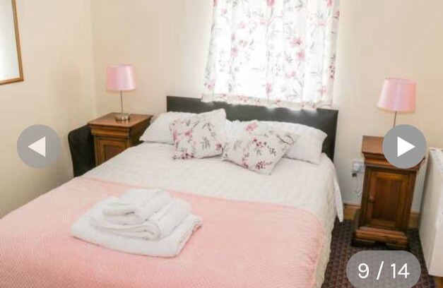 Ballindine Hotel | Jackies bar and accommodation