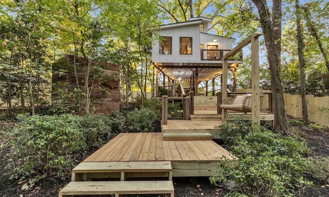 East Point Other | ATL Treehouse- Couples retreat/Event Space/Hot Tub