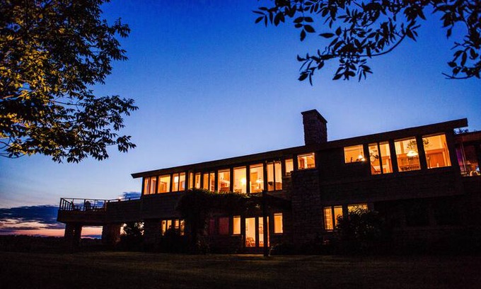 Juneau House | Prairie House on Lake Sinissippi