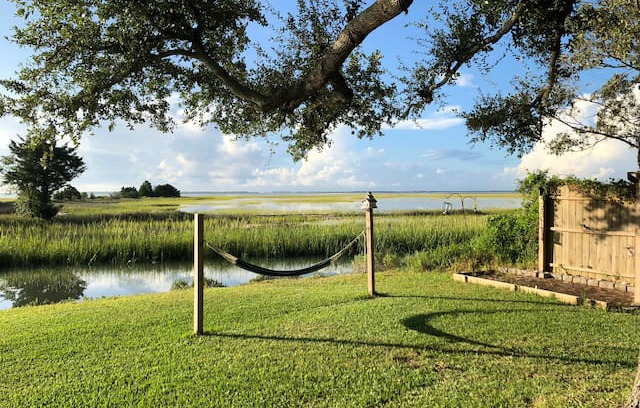 Mount Pleasant House | Cottage on the Creek - Waterfront Guest House