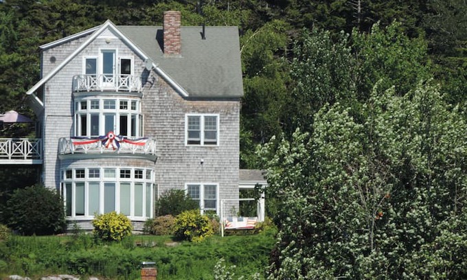Southport House | Maine Stowaway Cottage/Your Year-Round Destination