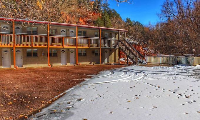 Manitou Springs Historic District Hotel | In the Heart of Manitou, Water Wheel 101