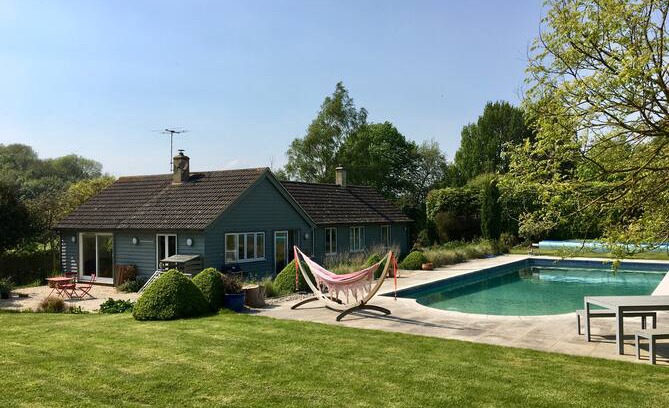 Bilting Cabin | Peaceful, stylish hideaway near Wye, Kent.