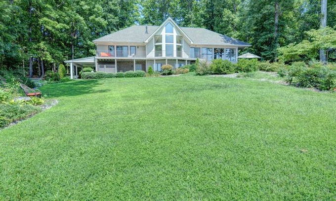 Bumpass House | Mirabella on Lake Anna