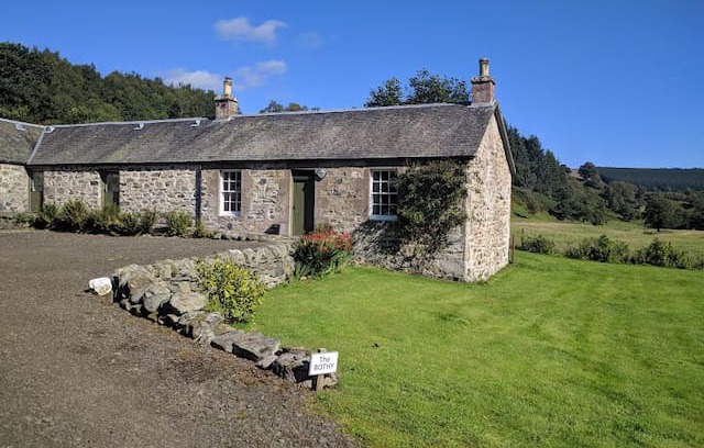 Kirriemuir Cabin | The Bothy, by Dodavoe, Glen Prosen.