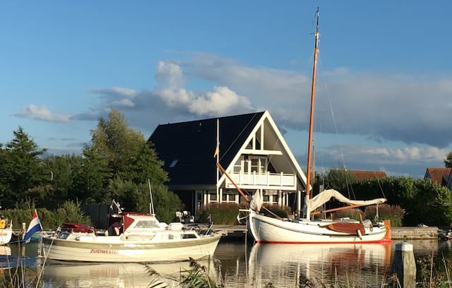 Grou Villa | Villa Icarus aan het water