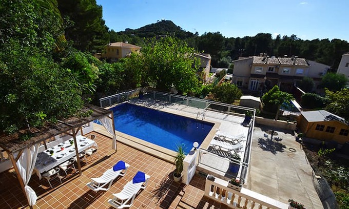 Santa Ponsa Villa | Villa Dragos next to the sandy beach and promenade of Santa Ponsa