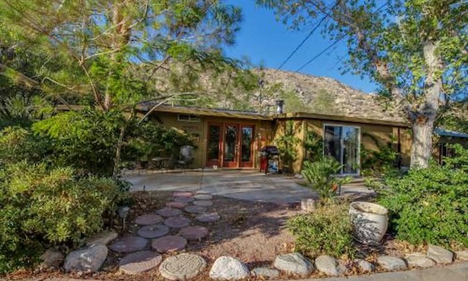 Morongo Valley House | Pueblo Suite at the Garden Oasis