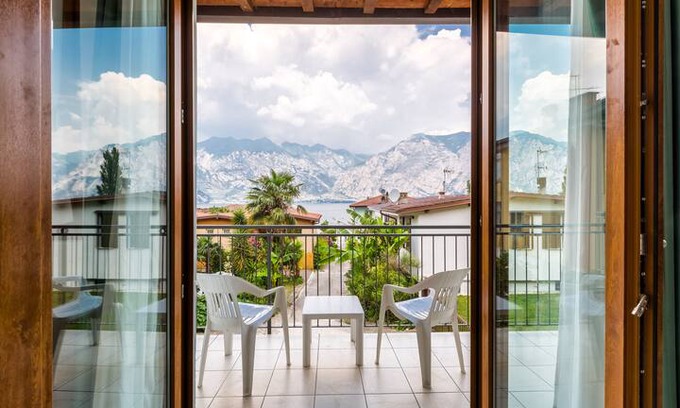 Campagnola Hotel | Campagnola Lake View Appartment with Balcony