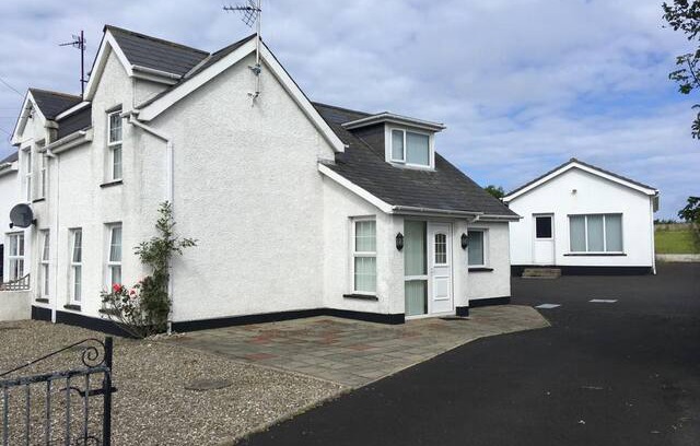 Bushmills House | ‘Aird View’ Giant’s Causeway. Bushmills Sleeps 6-9