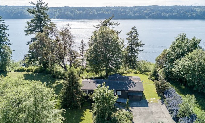 Vashon Island House | Vashon Westside Inspiring Sunset Views