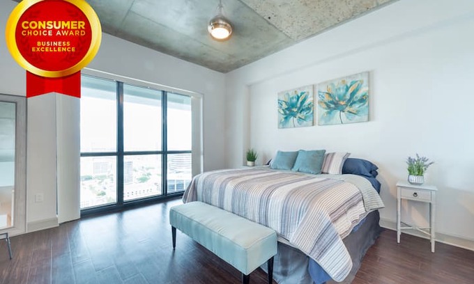 Downtown Orlando Apartment | LUXURIOUS DOWNTOWN HIGH-RISE PENTHOUSE SKY LOFT!!!