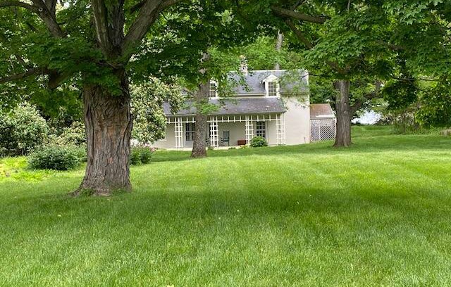 Berryville Cabin | Milton Valley Cottage on Historic Estate Farm