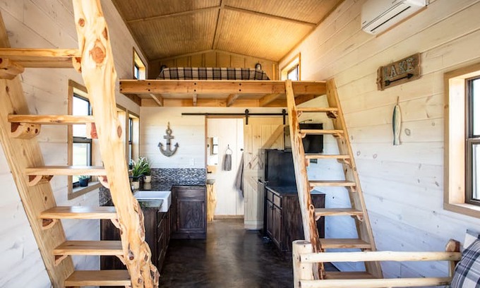 Denison House | Lake Texoma - Luxury Tiny Home/Cabin 3 - Sleeps 6
