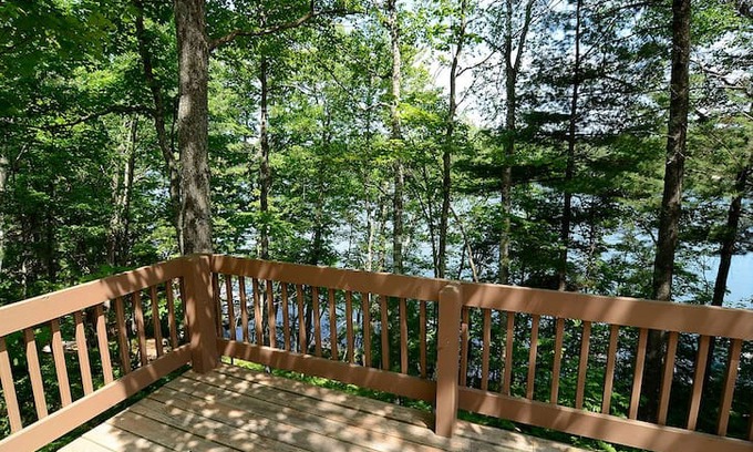 Cable House | Cool Condo on Beautiful Lake Owen