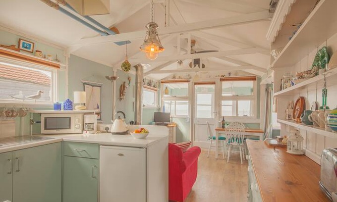 Whitstable Villa | Cockle Cottage by Whitstable Seaside