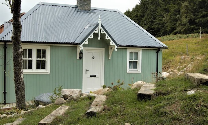 Foyers House | The Wee House Studio, Foyers, Loch Ness, Highland.