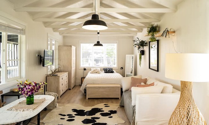 Russell Cabin | The Studio on Beresford - perfect open plan living