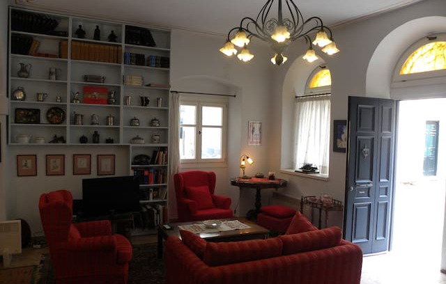Old Town Apartment | The professor's studio