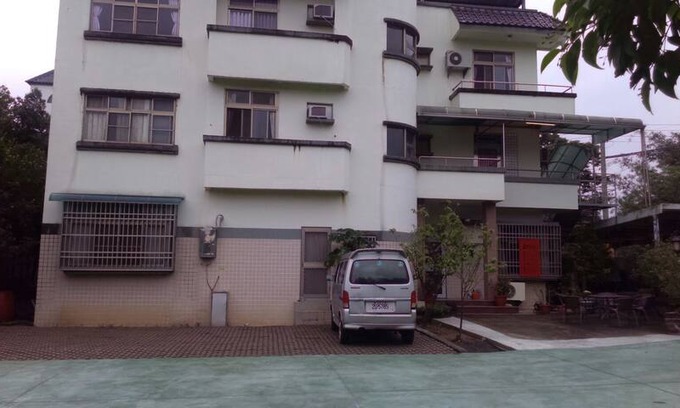 Minxiong House | 離中正大學最近的合法民宿-松田居民宿-"平地上的山居生活環境與氛圍"