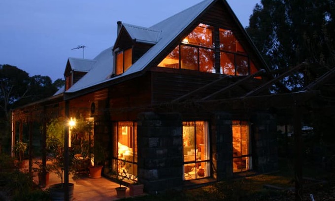Ararat House | Links Retreat- Guest House
