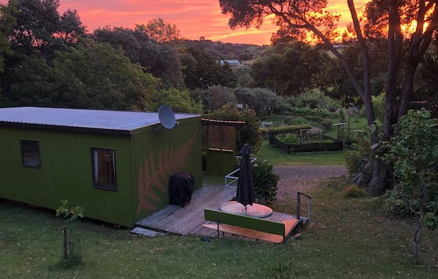 Waipu Cove Cabin | Glorious Tangle Cabin - Beach access to Waipu Cove